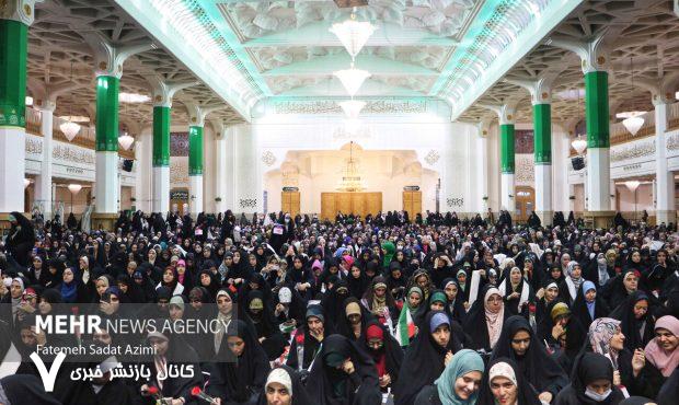 گردهمایی دانشجویان دختر در حرم حضرت معصومه(س)