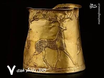 جام طلا با نقش چهار گوزن در حال حرکت+ عکس جام طلا با نقش چهار گوزن در حال حرکت+ عکس
