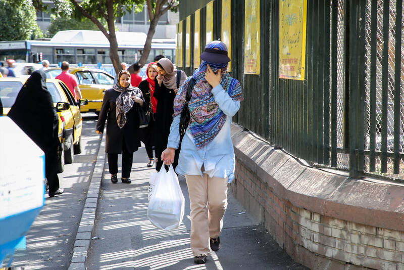 دمای هوا به ۵۰ درجه می‌رسد؟ واکنش رئیس مرکز پیش‌بینی هواشناسی/این دو شهر گرم‌ترین نقاط تهران هستند/کاهش ۶ درجه‌ای دمای هوا در این نقاط کشور