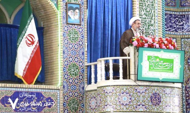 امام جمعه کرمان : امام خمینی(ره) ایران را به کشوری مستقل تبدیل کرد