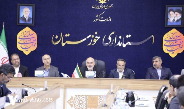 حمایت از تولیدات استانی و جذب سرمایه‌گذاری اولویت اصلی در جهت حل مشکلات اقتصادی و زیربنایی