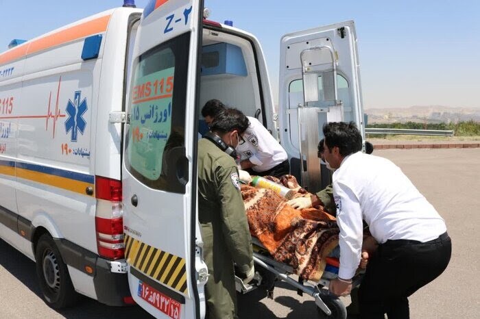 اورژانس واژگونی مینی‌بوس در جاده اهر کلیبر ۲۵ مصدوم برجای گذاشت
