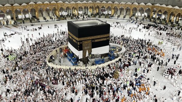 رمز نامیده شدن بیت‌الله به‌عنوان بیت عتیق چرا کعبه ۴