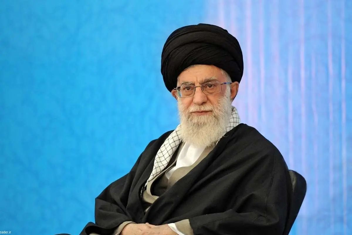 رهبر معظم انقلاب: امروز برای خدمت به مردم، فضای عمومی کشور مناسب و فرصتها بسیار است / برخی سعی کردند که ثابت کنند که فساد در جمهوری اسلامی سیستمی است؛ در حالی که دستگاه سالم است 2 رهبر معظم انقلاب امروز برای خدمت به مردم، فضای عمومی