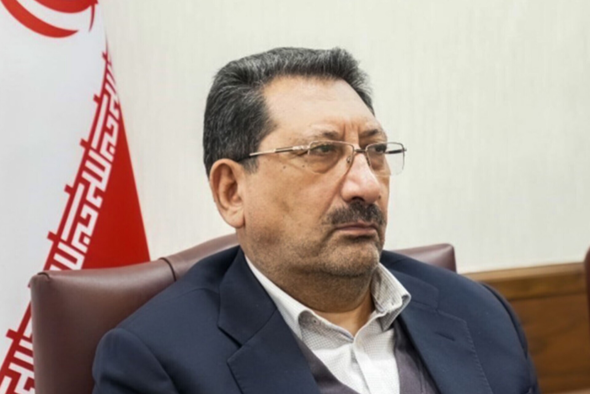 وزیر صمت: اگر مقررات فعلی نبود، ارز بیشتری وارد کشور میشد و شرایط بهتری را تجربه میکردیم/ اینکه ارز وارد اتاق مبادله شده و ۴ درصد آن کسر میشود، موجب نارضایتی فعالان اقتصادی شده 2 وزیر صمت اگر مقررات فعلی نبود، ارز بیشتری وارد کشور