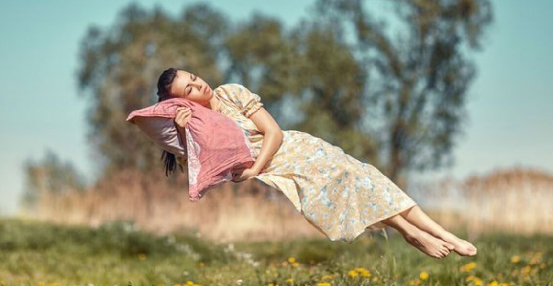 چرا گاهی خواب می‌بینیم که از ارتفاعی سقوط می‌کنیم؟