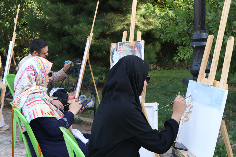 جلوه‌های عشق به ایران در گردهمایی هنرمندان تجسمی سمنان