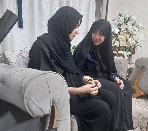 دیدار بهروزآذر با خانواده الهه حسین نژاد/ تدوین دستورالعمل‌های جدید برای استخدام رانندگان تاکسی‌های عبوری و اینترنتی