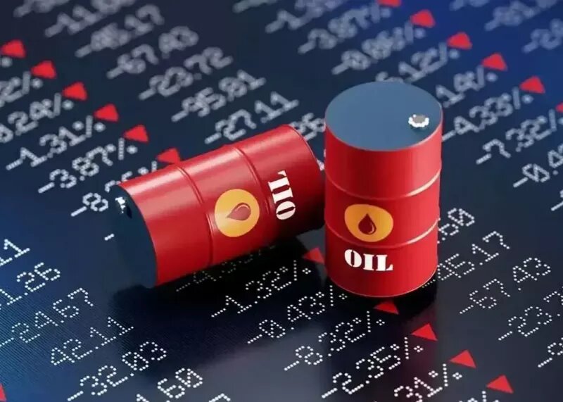 دو سیگنال مهم به بازار نفت قیمت نفت عقب‌نشینی کرد