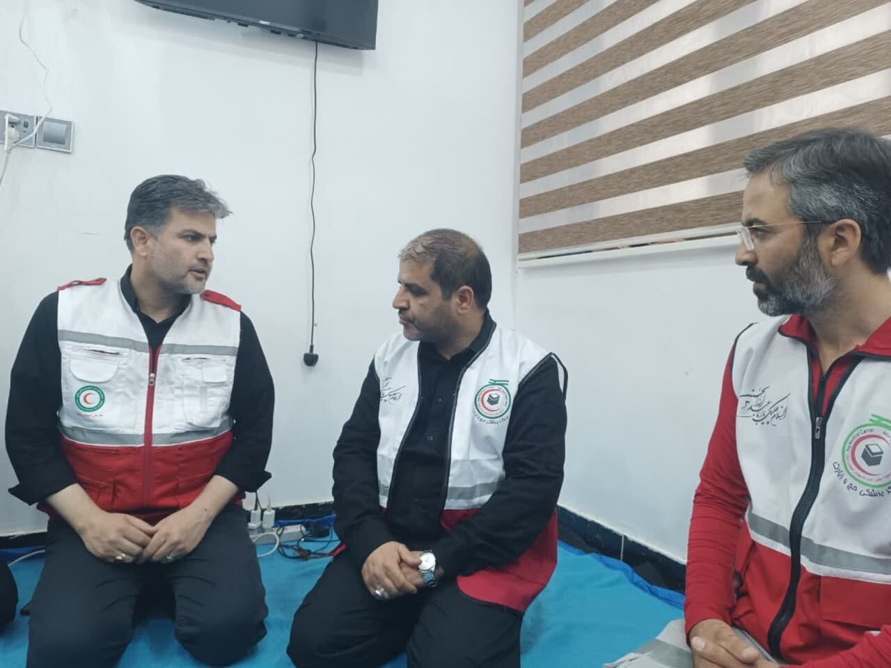 بازدید معاون استاندار یزد از محل استقرار تیم امدادی جمعیت