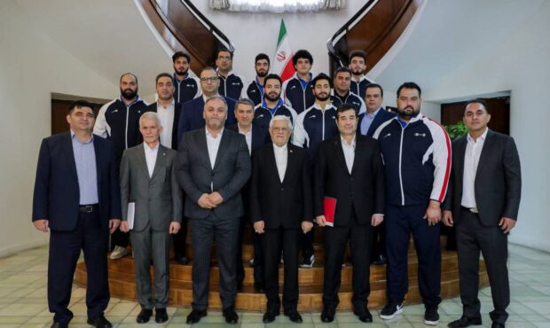 عکس| دیدار معاون اول رئیس‌جمهور با رئیس فدراسیون، کادر فنی و اعضای تیم ملی وزنه‌برداری