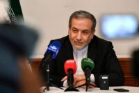 عراقچی: ویتکاف از طریق واسطه‌ها تماس‌هایی با ما برقرار می‌کند / در نیویورک زمینه توافق و مذاکرات مبتنی بر راه حل معقول وجود داشت که با زیاده‌خواهی طرف آمریکایی به سرانجام نرسید / هر جا که منافع کشور و مصالح عالی کشور از مسیر دیپلماسی قابل حل باشد، ما از هیچ تلاشی فروگذار نخواهیم بود