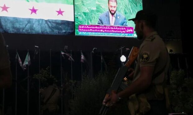 انگلیس تحریم‌ها علیه الجولانی را لغو کرد