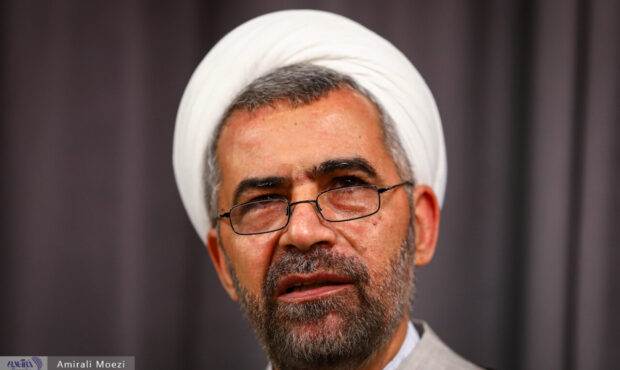 بانگ تکبیر، سروده های به عشق آغاز چهاردهمین قرن هجری، با امید به احیای اسلام و تمدن اسلامی